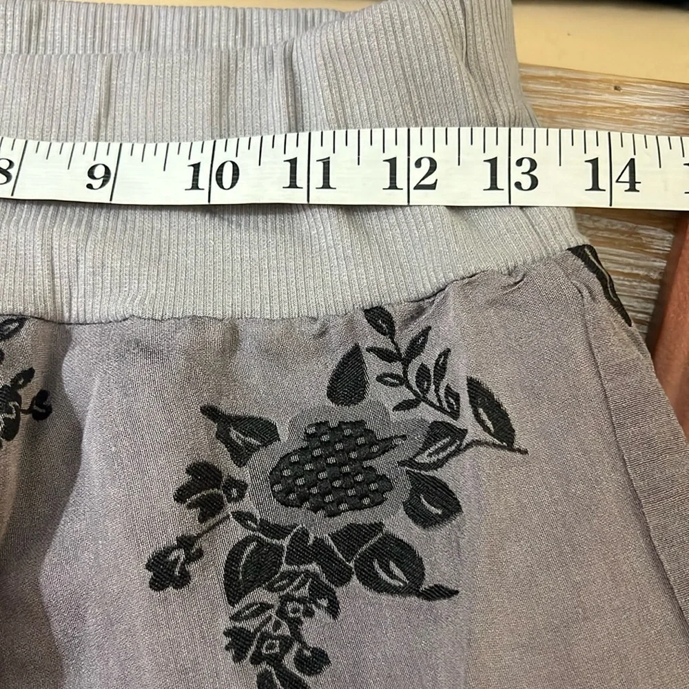 Anthro’s Storyline, Fun, Fabulous Gray Floral Bubble-Hem Skirt,EUC,Size M - Picture 5 of 6